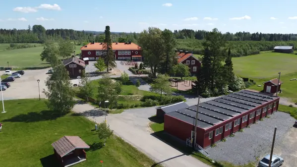 Drönarbild över Åbyggeby skola